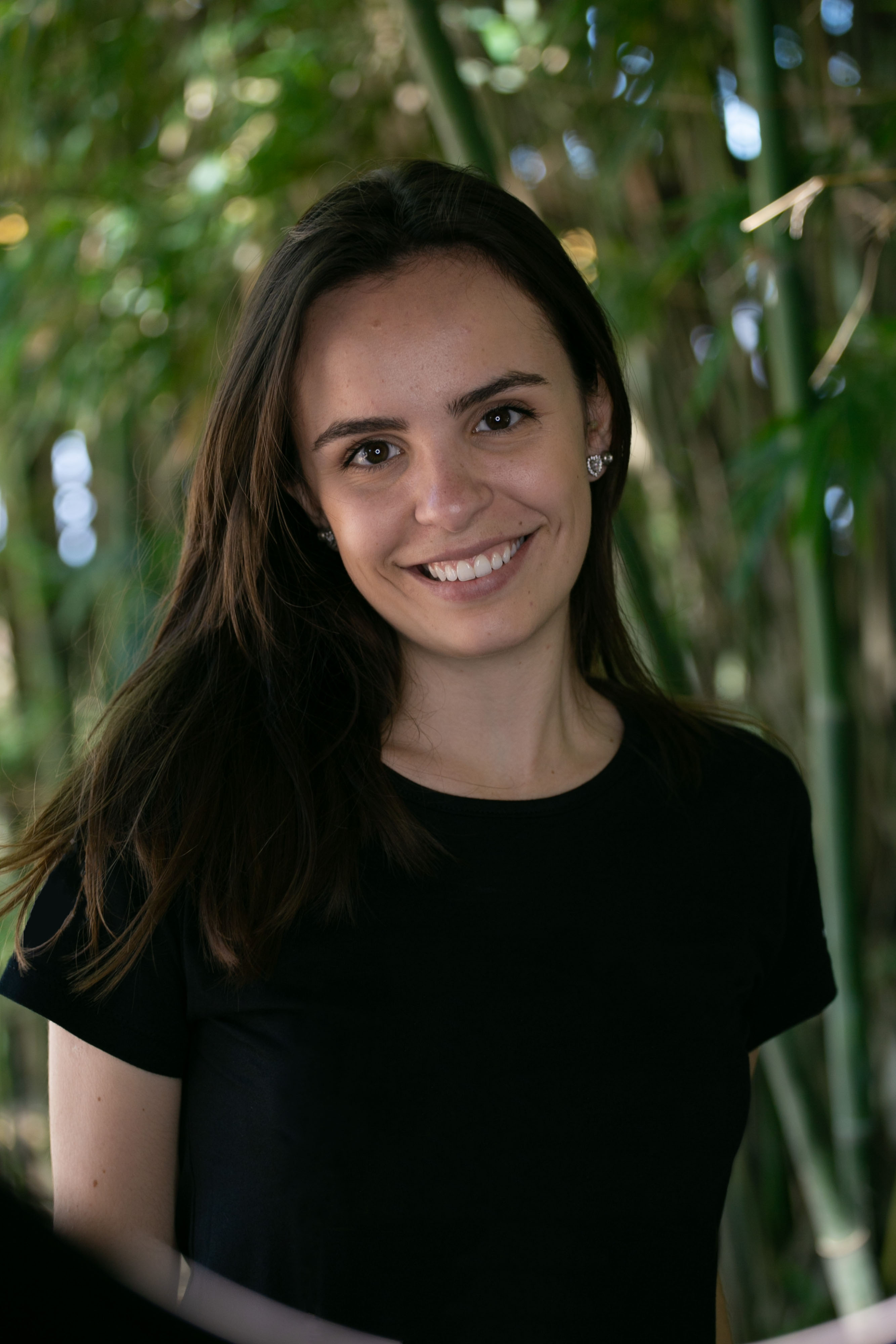 Carolina Delwing Rosa smiling in a black shirt